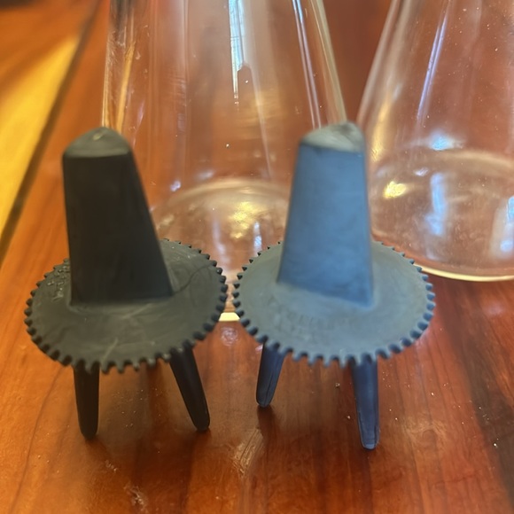 True Vintage (1960’s at least) Pyrex Oil and Vinegar Bottles - Picture 6 of 6